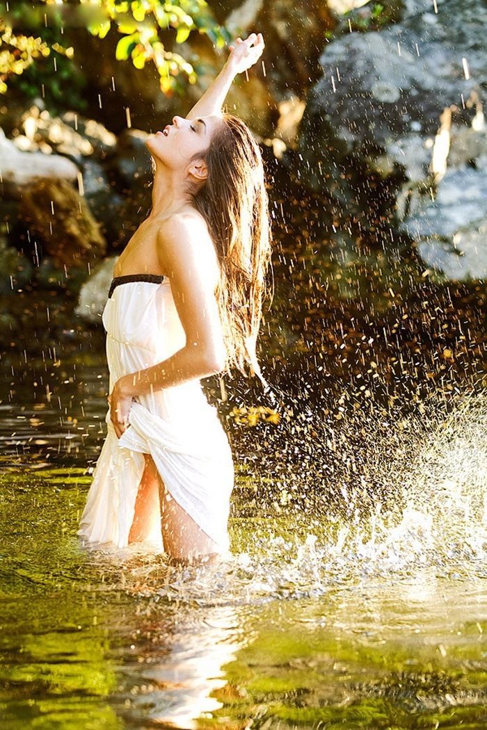 Marie Avgeropoulos in Lubumbashi