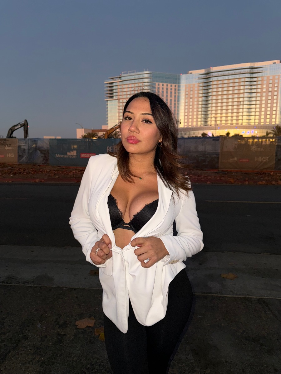 Take a pause and enjoy Ali Cruz — streaming from Lubumbashi