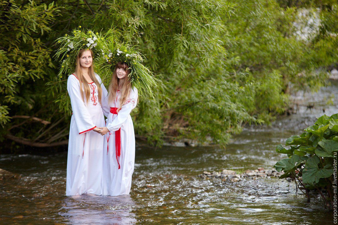 Women in Slavic costumes in Lubumbashi