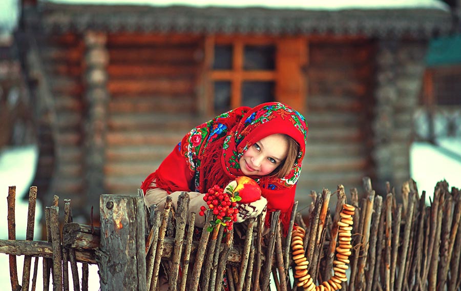 Sexy girl Women in Slavic costumes in Lubumbashi